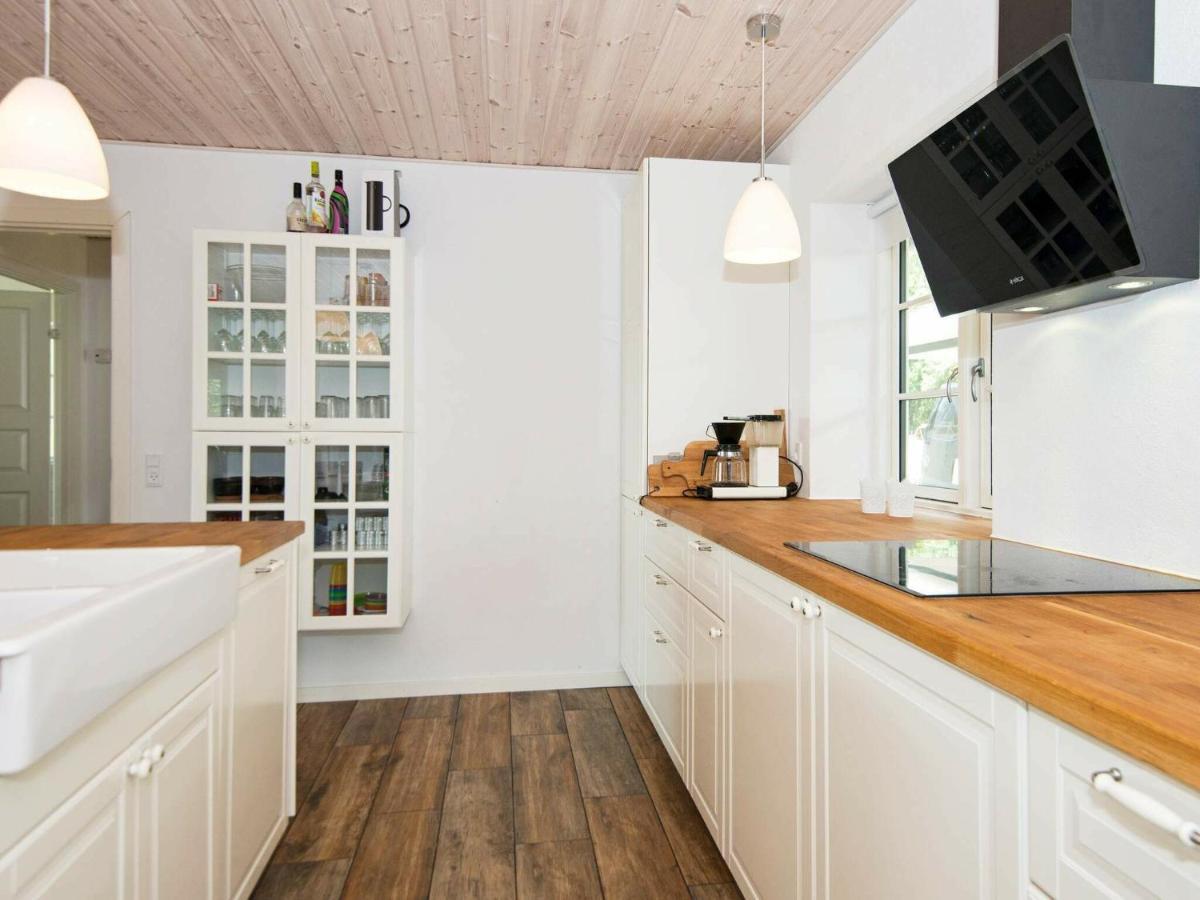 10 Person Holiday Home In Glesborg Exterior foto