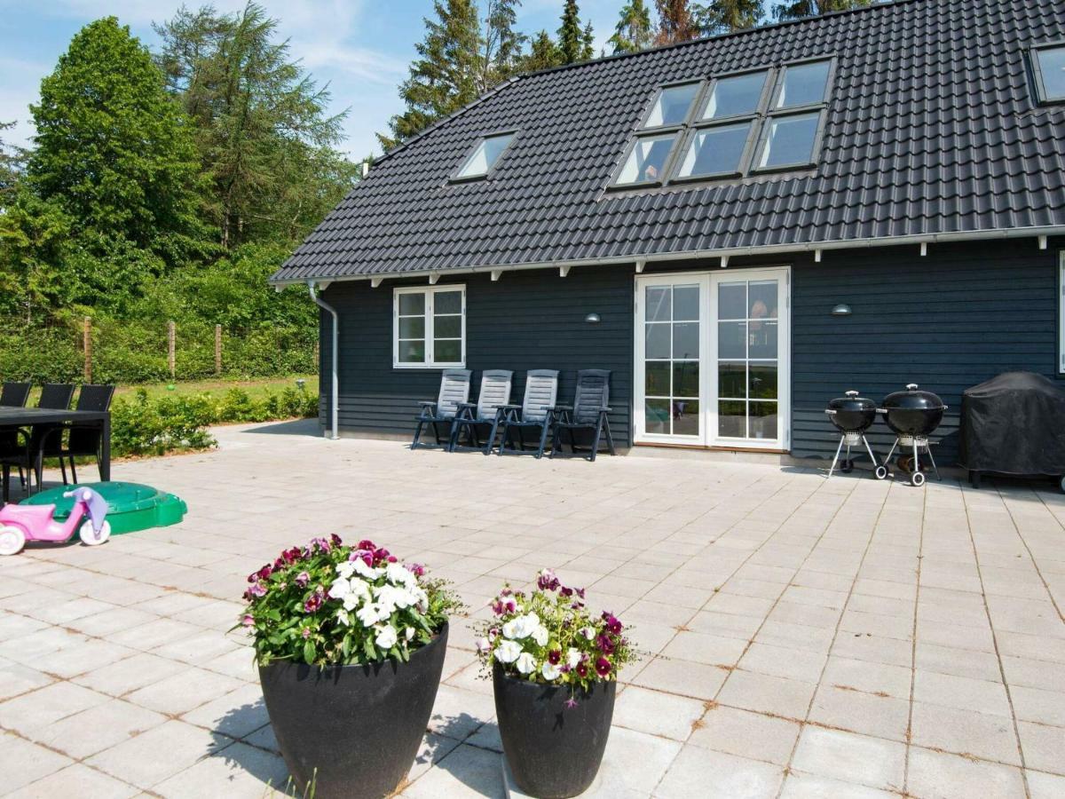 10 Person Holiday Home In Glesborg Exterior foto
